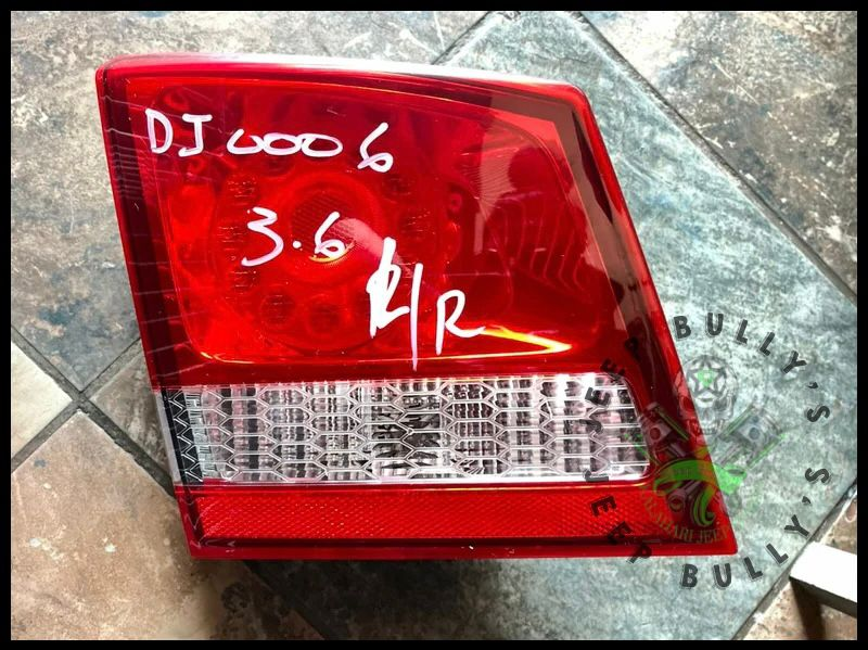 Dodge Journey Right Passenger Side Inner Tail Light - OEM - Private Seller Dodge Journey Right Passenger Side Inner Tail Light - OEM - Private Seller