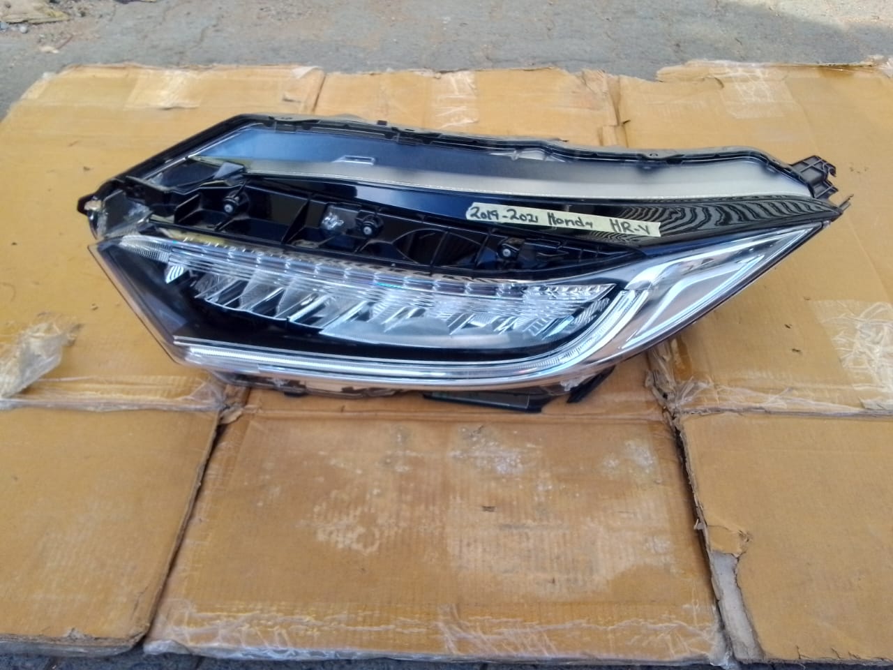 (2019-2021) HONDA H R V LHS LED HEADLIGHT FOR SALE - Private Seller (2019-2021) HONDA H R V LHS LED HEADLIGHT FOR SALE - Private Seller