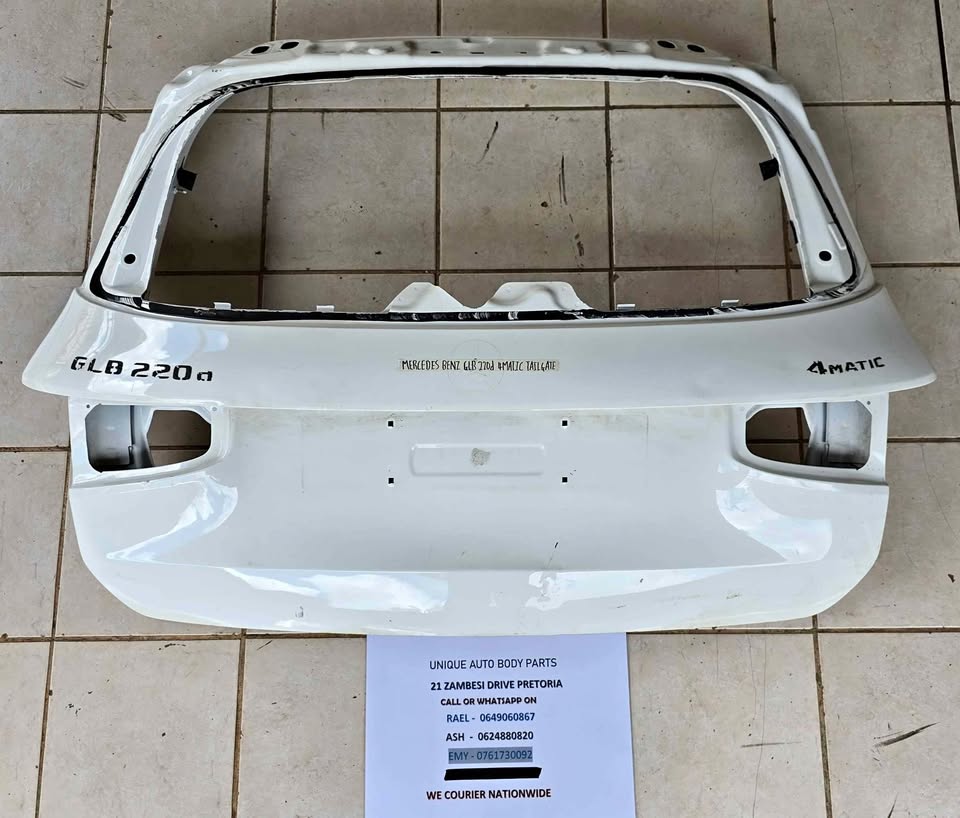Mercedes Benz GLB 220d 4 Matic Tailgate