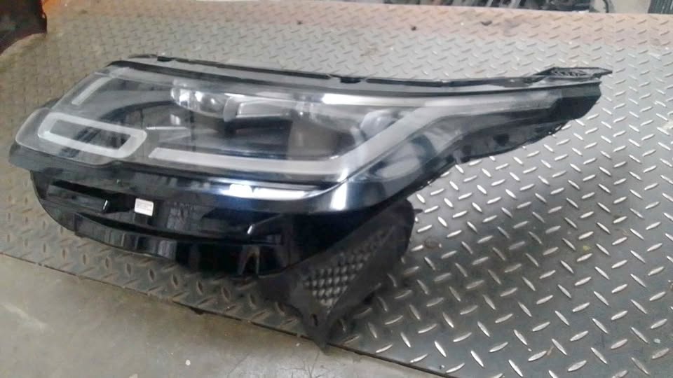 RANGE ROVER VELAR HEADLIGHTS - Private Seller RANGE ROVER VELAR HEADLIGHTS - Private Seller