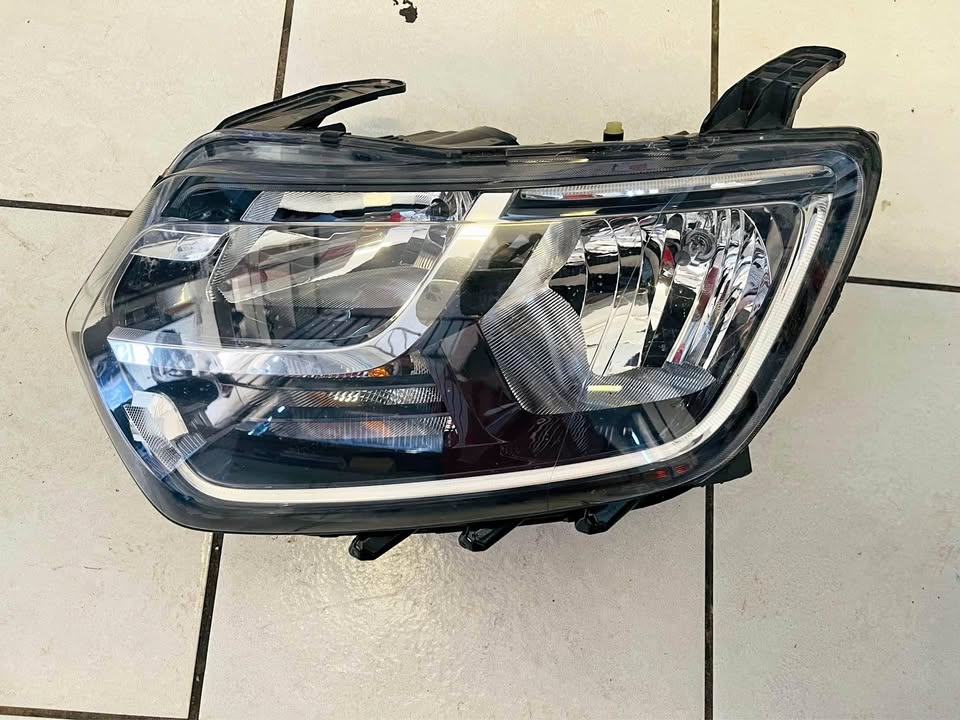 renault dacia duster headlight - Private Seller renault dacia duster headlight - Private Seller