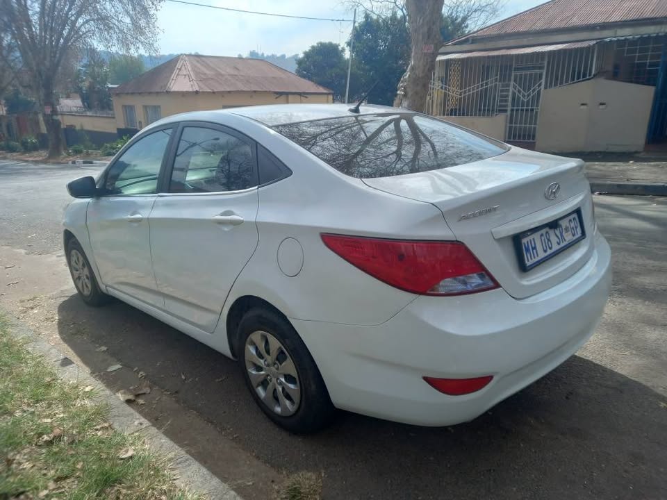 2020 Hyundai Accent Sedan 1.6 Petrol, Manual, White, Service book