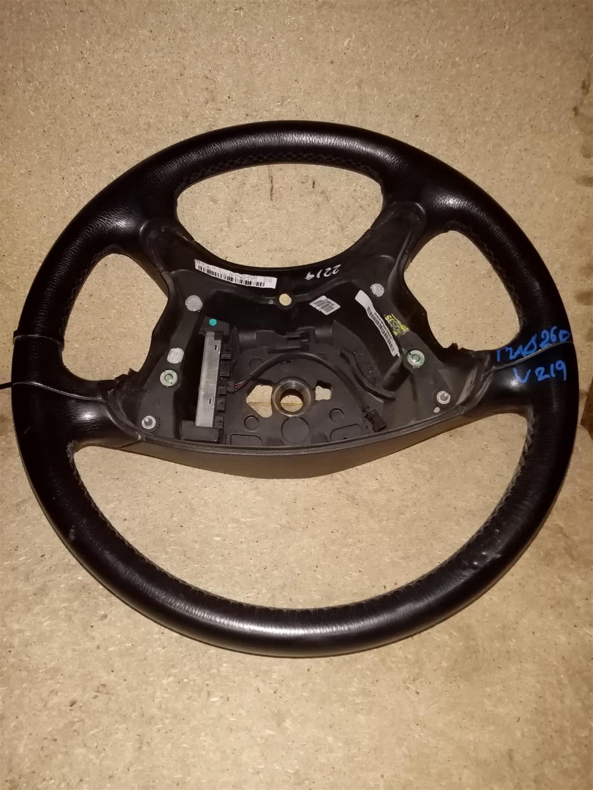 Mercedes Benz merc Cls350 W219 petrol automatic steering wheel for sale