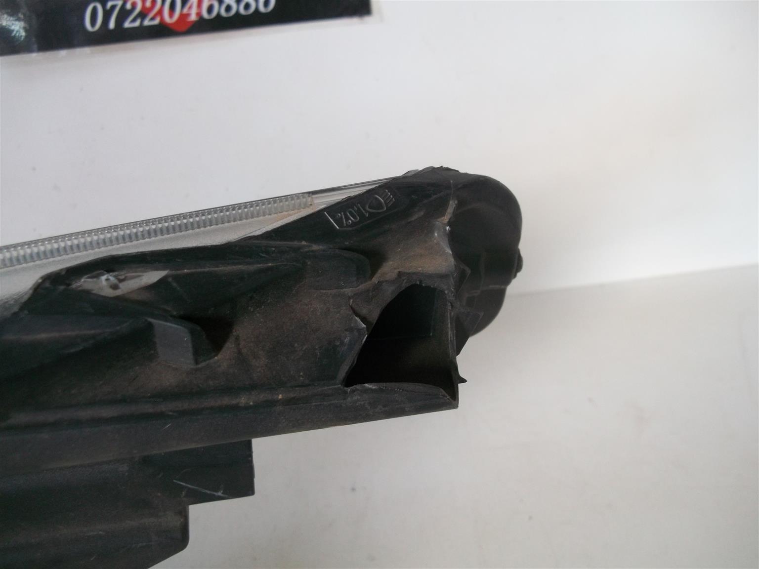 Toyota Hilux '16-'23 right headlight - Private Seller Toyota Hilux '16-'23 right headlight - Private Seller