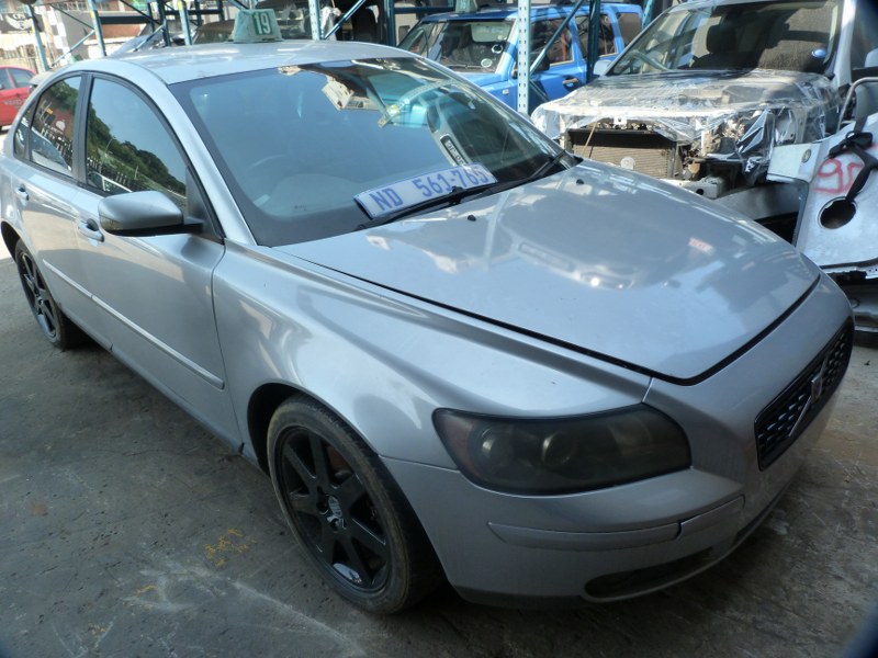 Volvo S40 T5 AT Silver - 2006 STRIPPING FOR SPARES - Private Seller Volvo S40 T5 AT Silver - 2006 STRIPPING FOR SPARES - Private Seller