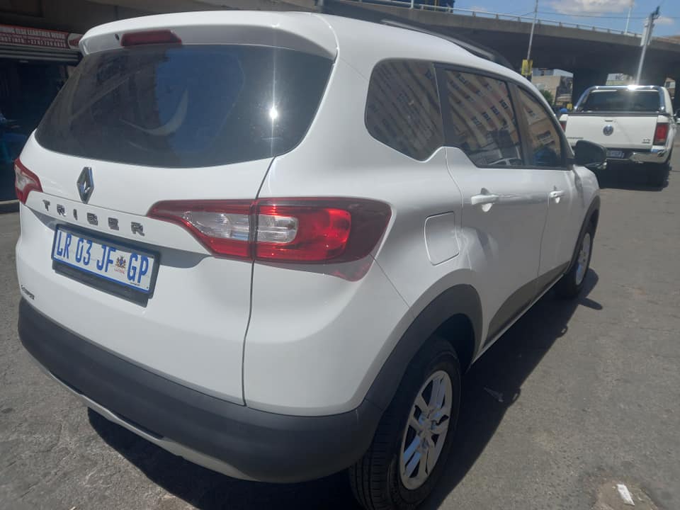 2022 RENUAULT TRIBER 1.0 PETROL, MANUAL, WHITE COLOUR, MILEAGE 5000KM