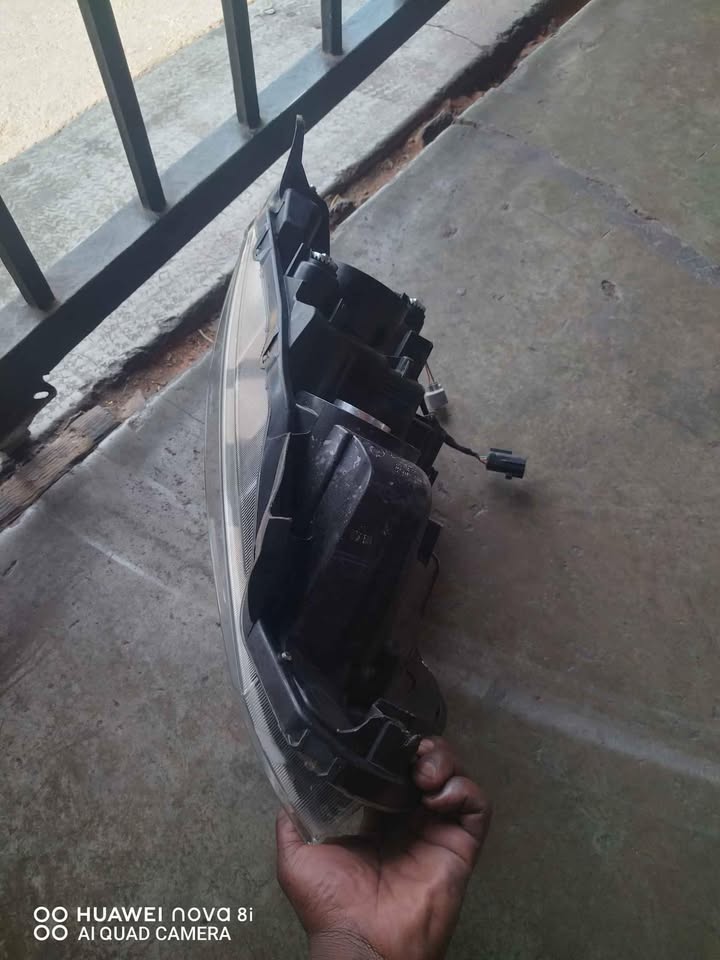 TOYOTA AGYA RIGHT SIDE HEADLIGHT - Private Seller