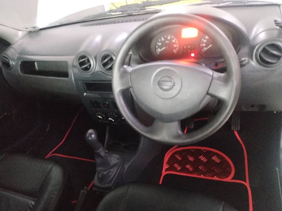 2017 NISSAN NP 200 1.6 MANUAL