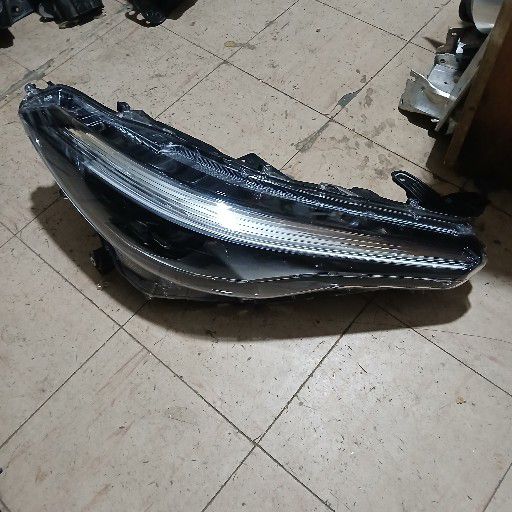 Toyota corolla cross headlight - Private Seller Toyota corolla cross headlight - Private Seller