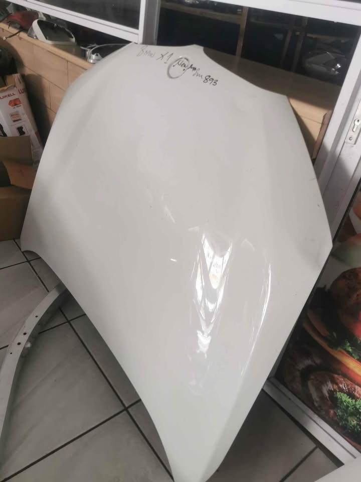 BMW x1 F48 Bonnet - Private Seller BMW x1 F48 Bonnet - Private Seller