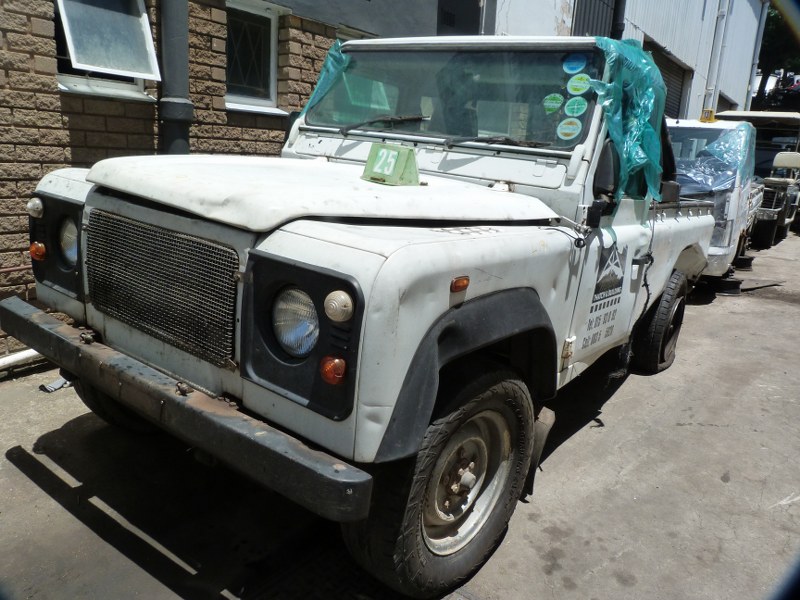 Land Rover Defender 110 TDI Pickup Manual White - 1996 STRIPPING FOR SPARES - Private Seller Land Rover Defender 110 TDI Pickup Manual White - 1996 STRIPPING FOR SPARES - Private Seller