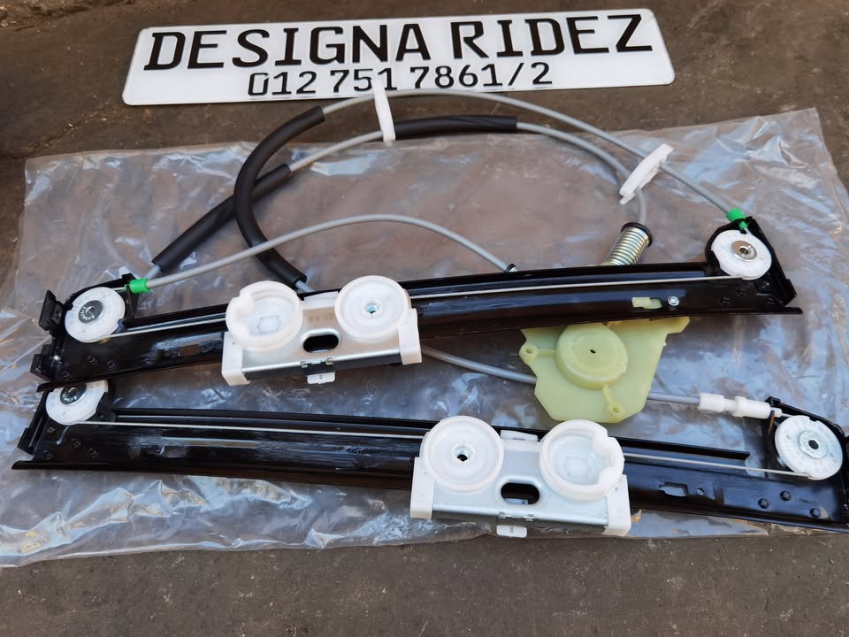 MINI COOPER R50/R53 FRONT RIGHT WINDOW MECHANISM - Private Seller MINI COOPER R50/R53 FRONT RIGHT WINDOW MECHANISM - Private Seller