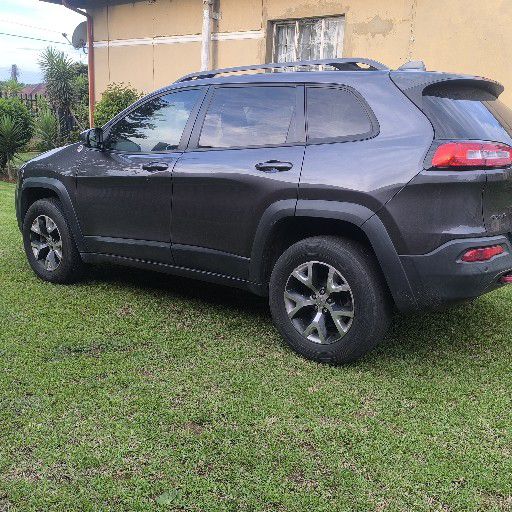Used 2016 Jeep Cherokee 3.2L 4x4 Trailhawk - Private Seller