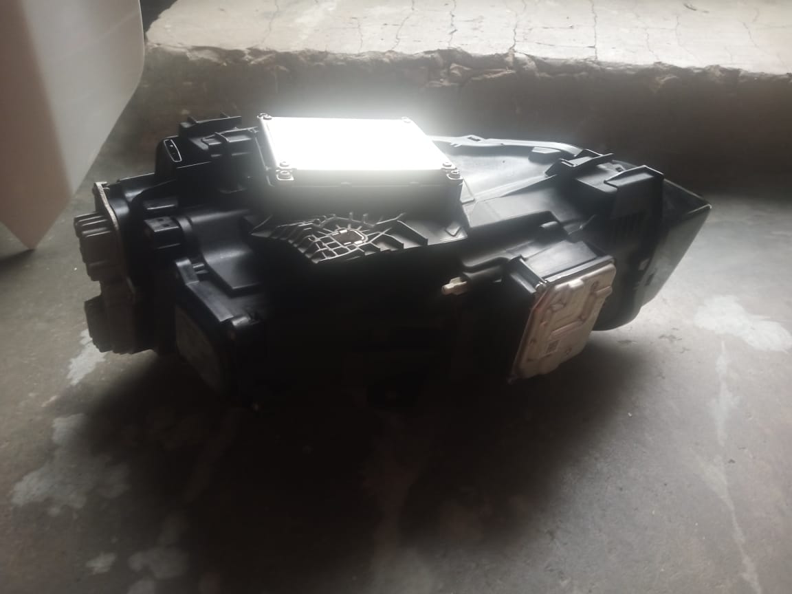 2019-2023 AUDI Q2 RIGHT SIDE COMPLETE HEADLIGHT FOR SALE - Private Seller 2019-2023 AUDI Q2 RIGHT SIDE COMPLETE HEADLIGHT FOR SALE - Private Seller