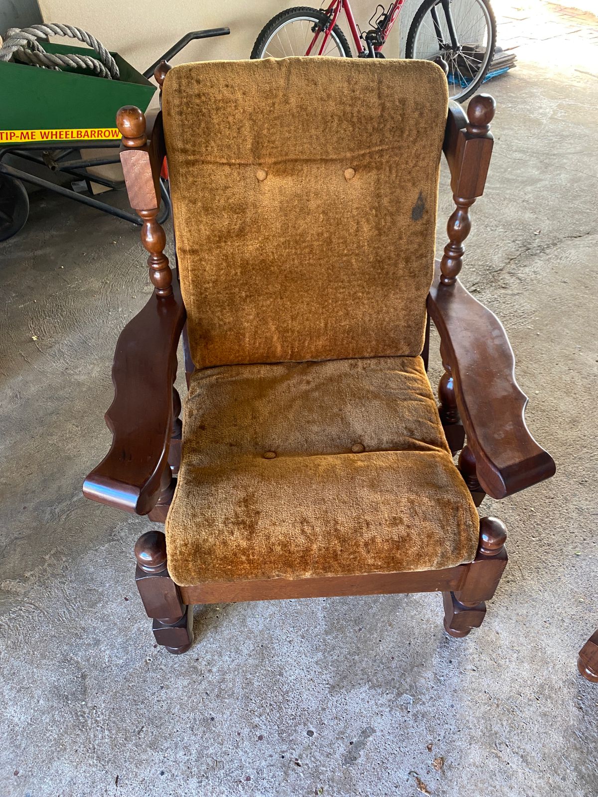 Solid Imbuya woof lounge suite for sale Solid Imbuya woof lounge suite for sale