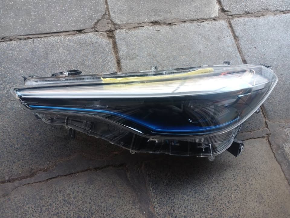 Toyota corolla cross HEADLIGHTS - Private Seller Toyota corolla cross HEADLIGHTS - Private Seller