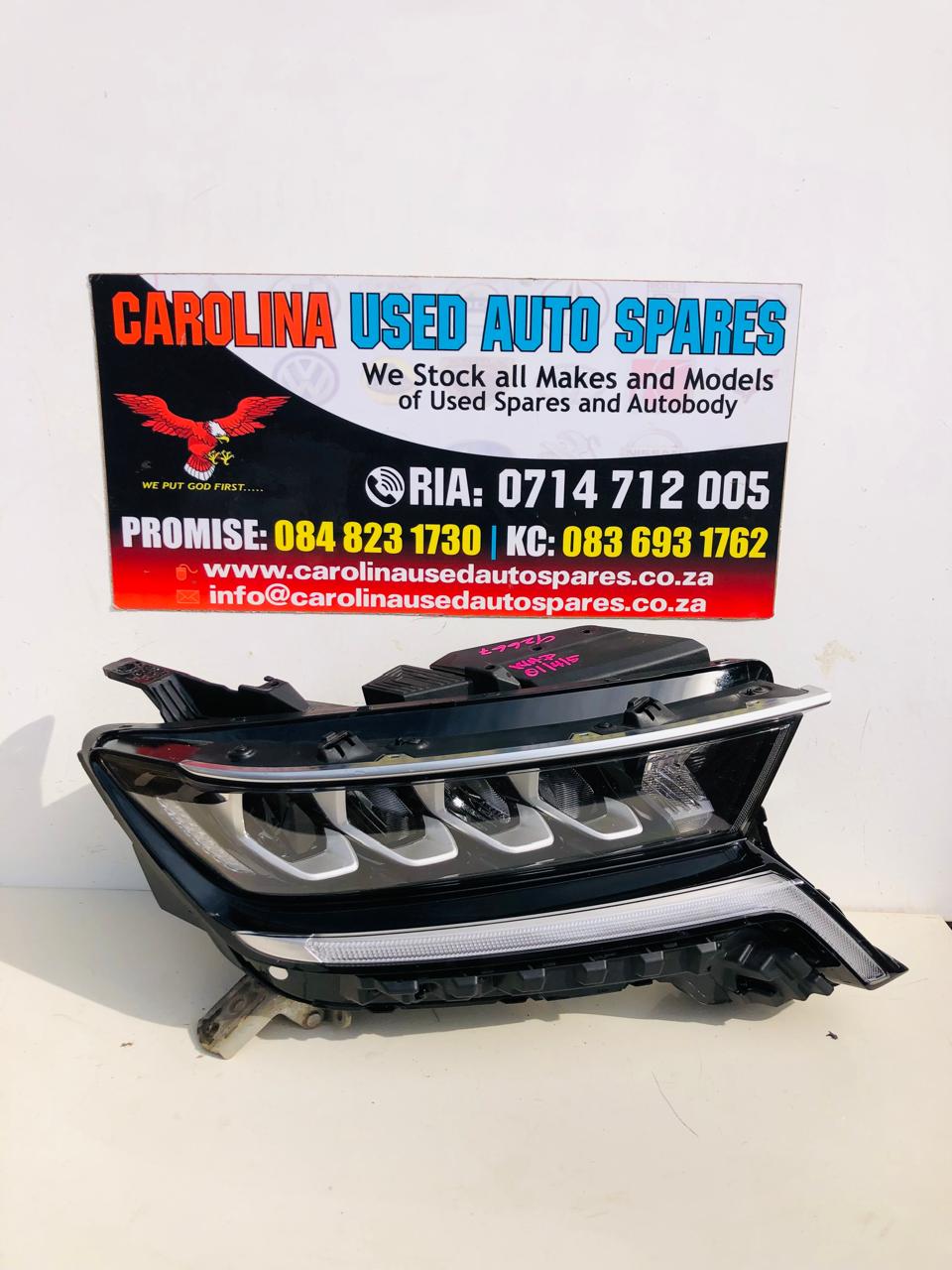 Kia Sorento right side LED xenon headlight - Private Seller Kia Sorento right side LED xenon headlight - Private Seller