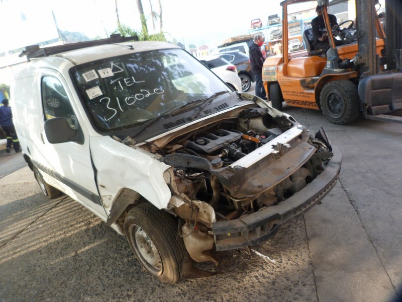 Stripping for parts Peugeot Partner 1.9 Diesel - Private Seller