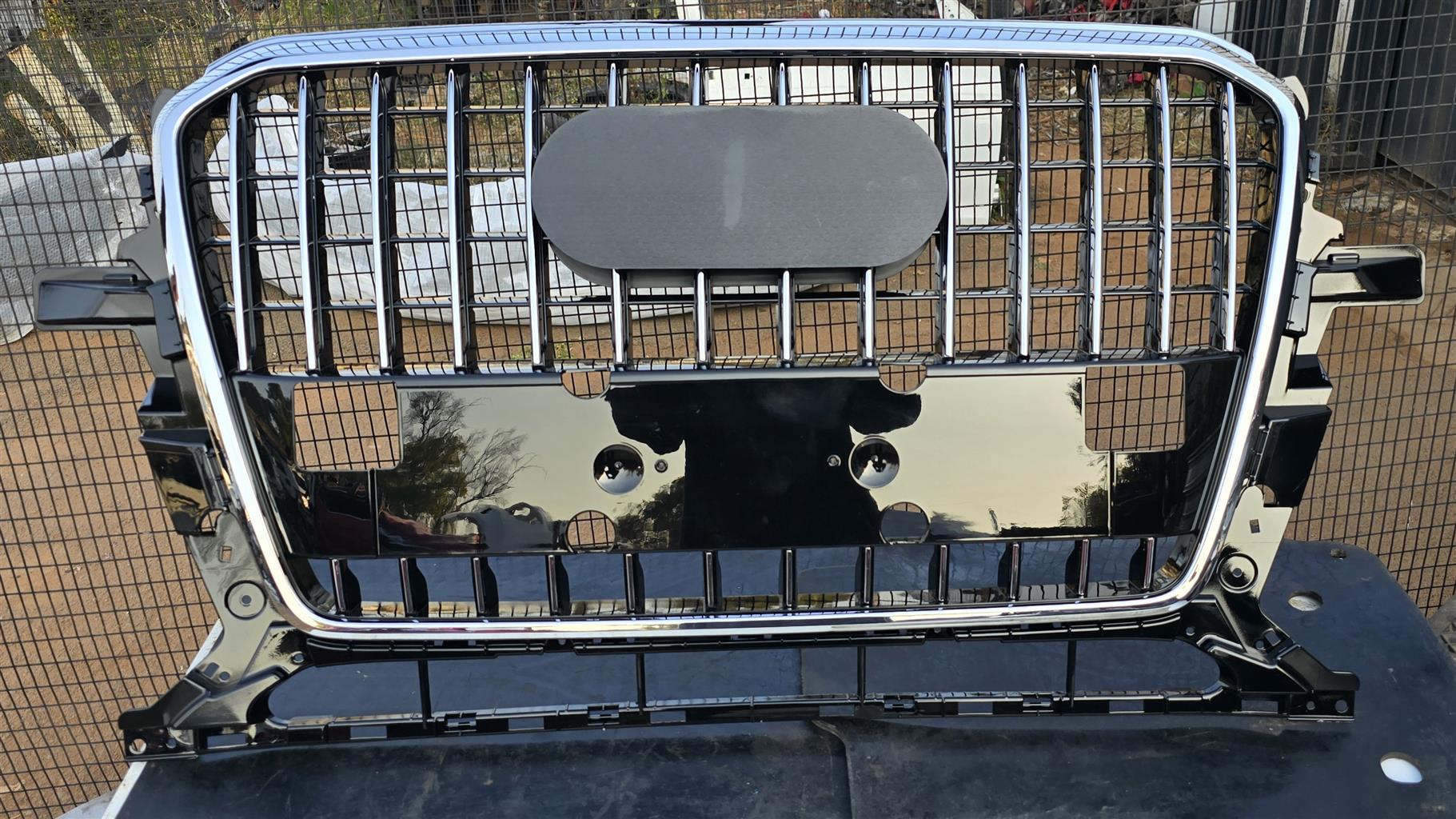 New stock arrivals  Radiator grill Audi q5 2013 onwards - Private Seller