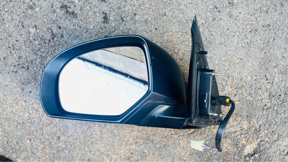 Suzuki Swift side mirror - Private Seller Suzuki Swift side mirror - Private Seller