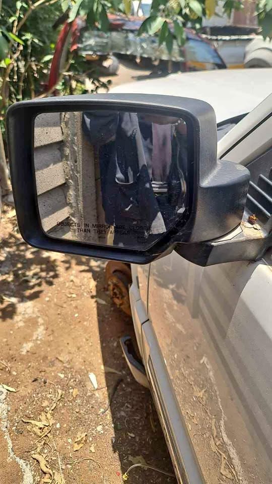 Jeep Limited LEFT font door mirror - Private Seller Jeep Limited LEFT font door mirror - Private Seller