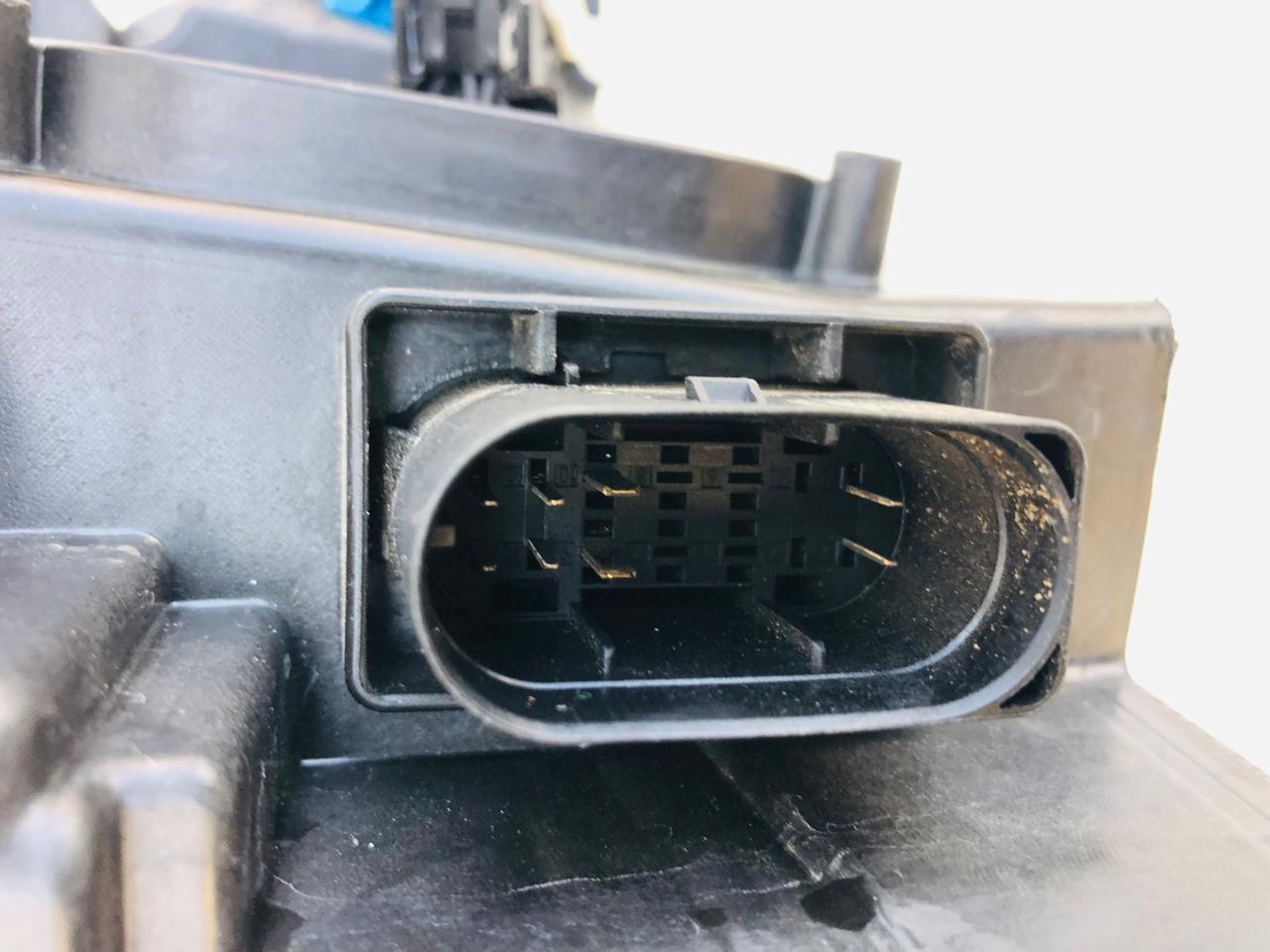 Audi Q2 left side standard headlight (2019) - Private Seller Audi Q2 left side standard headlight (2019) - Private Seller