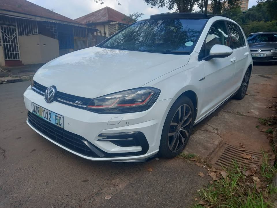 2019 VW Golf 7 RLine 1.4 Petrol, Manual, 62000kms, R200,000. Sunroof Leather seat