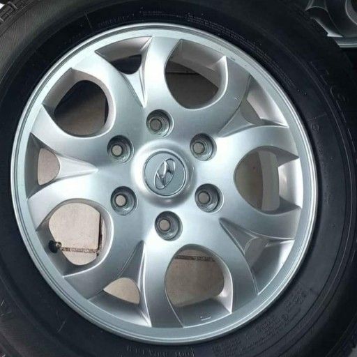 HYUNDAI H1 OEM 16INCH SINGLE MAG - Private Seller HYUNDAI H1 OEM 16INCH SINGLE MAG - Private Seller
