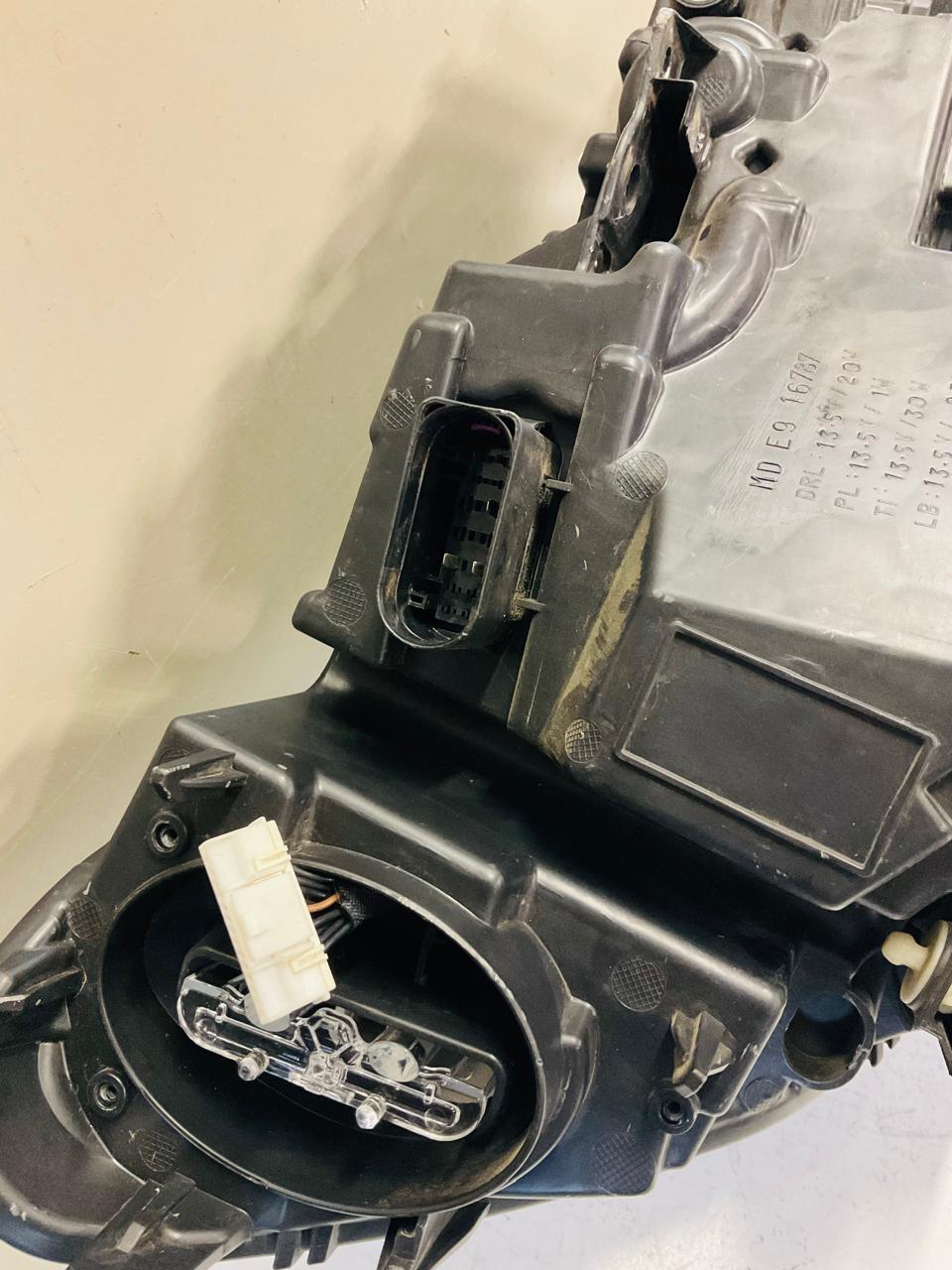 Volvo XC40 left and right side LED xenon headlights - Private Seller Volvo XC40 left and right side LED xenon headlights - Private Seller
