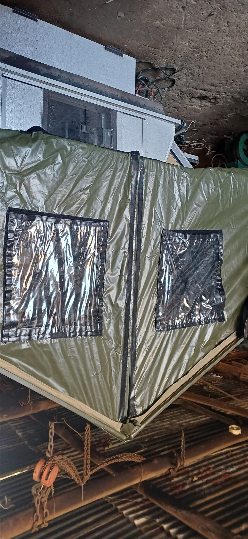 AHA 45 camper in goeie toestand. Met nuwe seile en vrieskas werk perfek ...