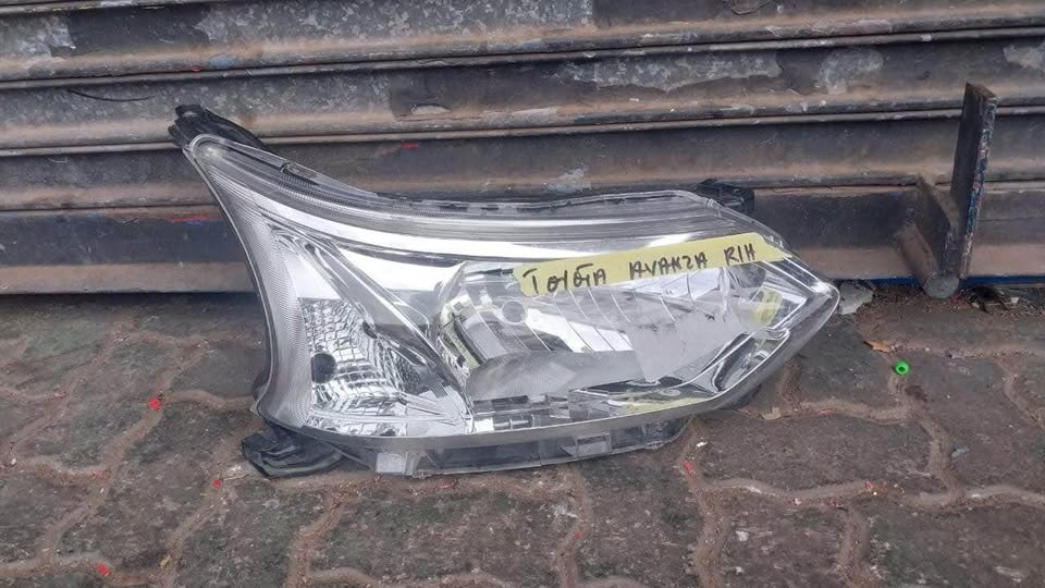Toyota Avanza headlight - Private Seller Toyota Avanza headlight - Private Seller