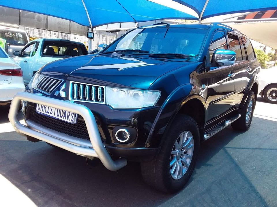 2011 Mitsubishi pajero sport automatic 4x4 2011