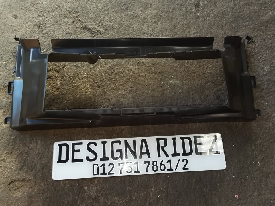 BMW F30 M-SPORT BOTTOM CENTRE AIR-DUCT NEW AVAILABLE - Private Seller BMW F30 M-SPORT BOTTOM CENTRE AIR-DUCT NEW AVAILABLE - Private Seller