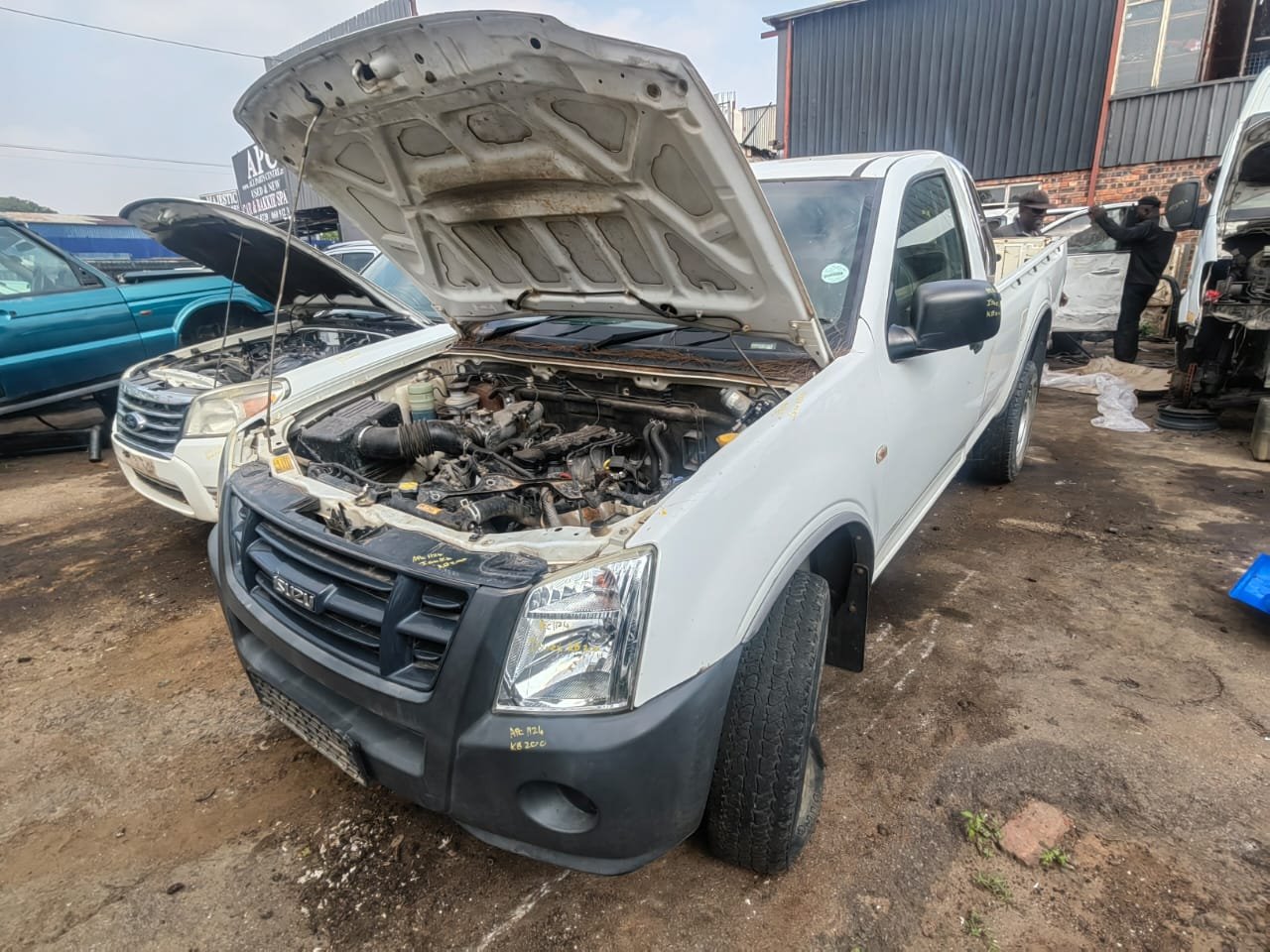 Stripping for Spares – Isuzu KB200 2013 Petrol Manual