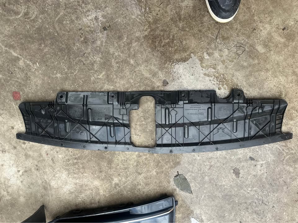 Mahindra TUV300 too cradle radiator cover - Private Seller Mahindra TUV300 too cradle radiator cover - Private Seller