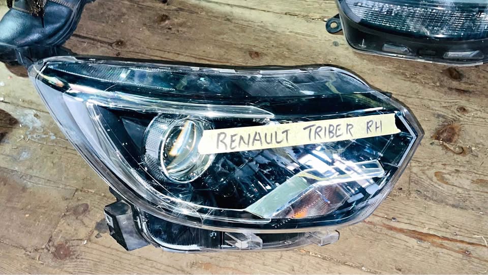 Renault Triber headlight - Private Seller Renault Triber headlight - Private Seller