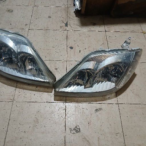 Toyota corolla headlight - Private Seller Toyota corolla headlight - Private Seller