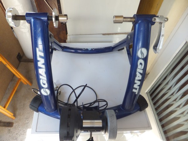giant indoor cycle trainer