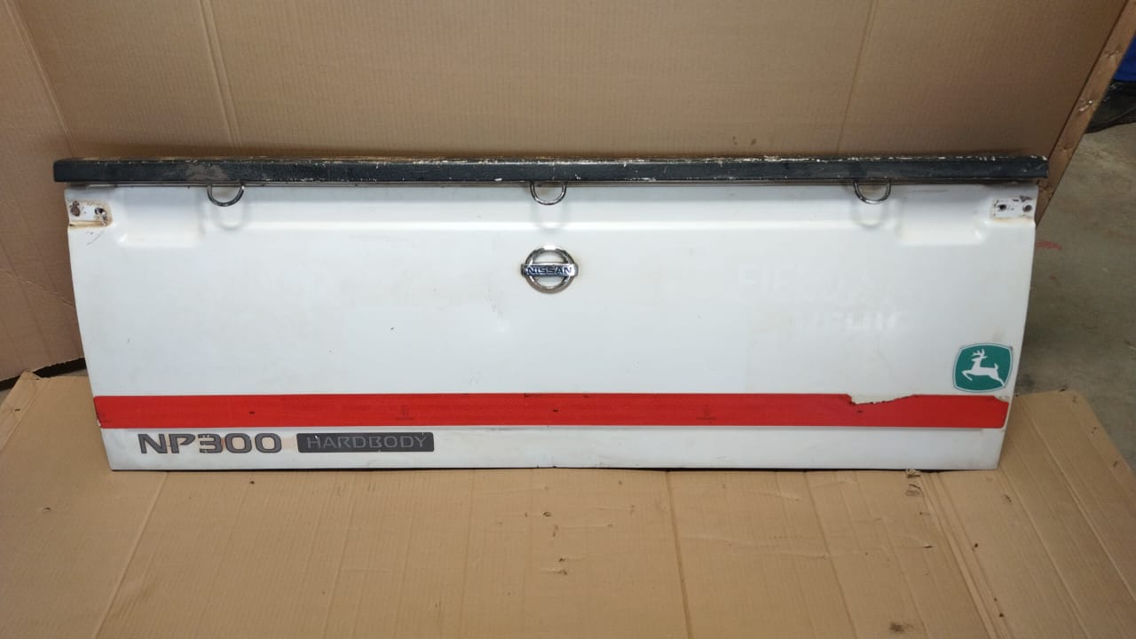 Nissan NP300 Tailgate OEM, no handles - Private Seller Nissan NP300 Tailgate OEM, no handles - Private Seller