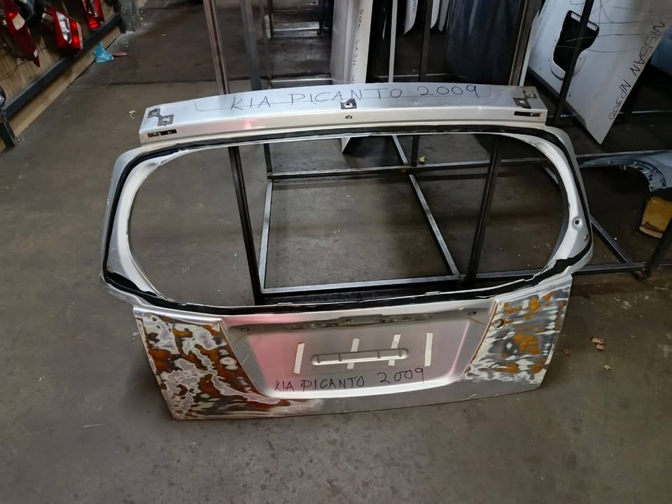 Kia picanto 2009 tailgate - Private Seller Kia picanto 2009 tailgate - Private Seller