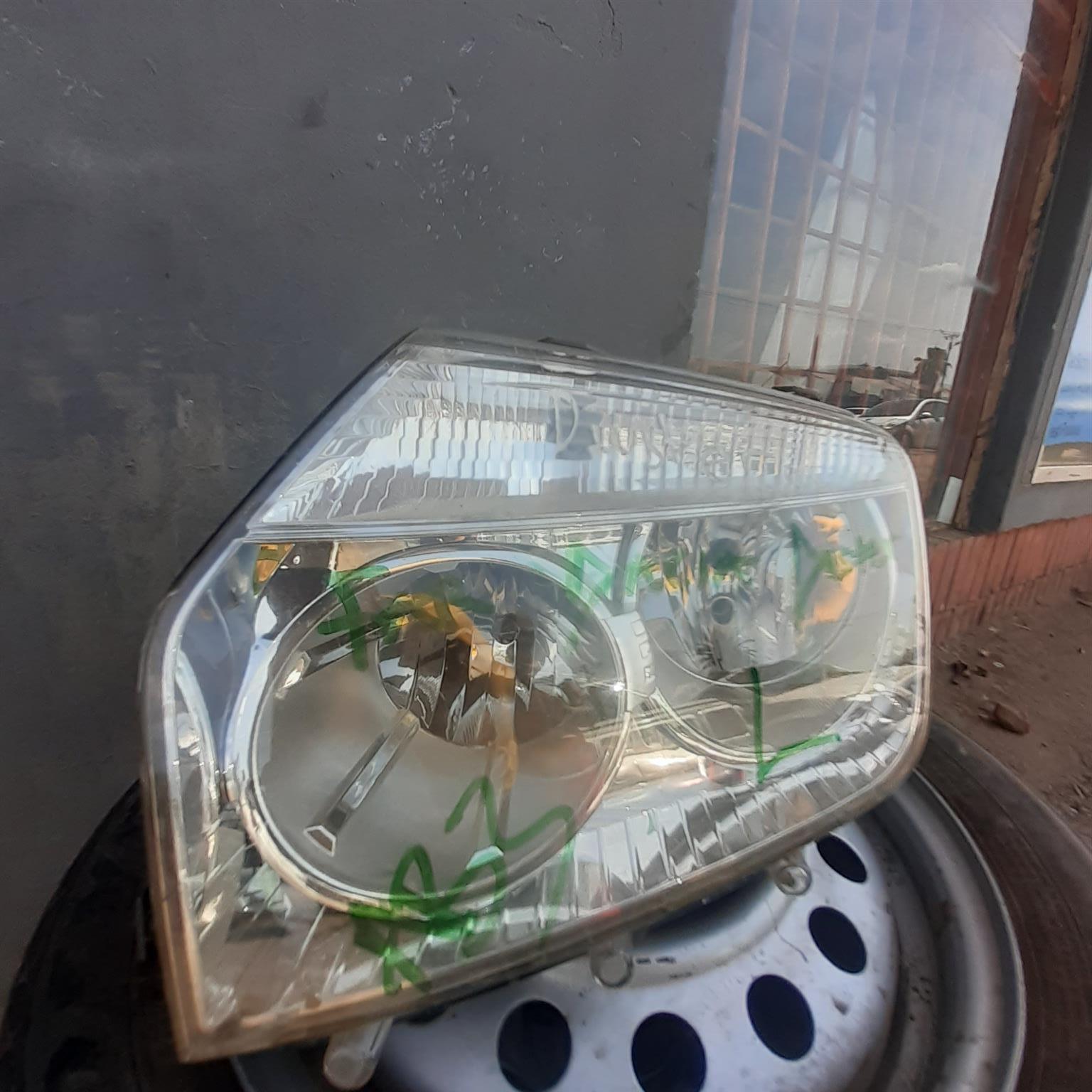 RENAULT DUSTER LEFT HEADLIGHT FOR SALE DELIVERY AVAILABLE COUNTRY WIDE - Private Seller RENAULT DUSTER LEFT HEADLIGHT FOR SALE DELIVERY AVAILABLE COUNTRY WIDE - Private Seller