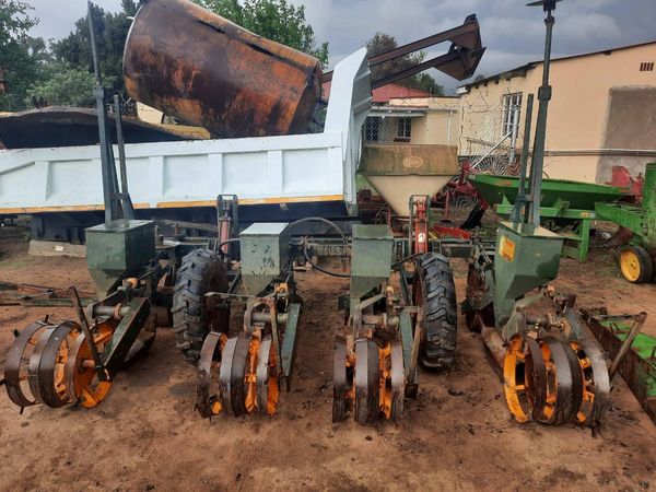 Hestair Stanhay Jumbo 4 Row - Twin Row Peanut Planter | Junk Mail ...