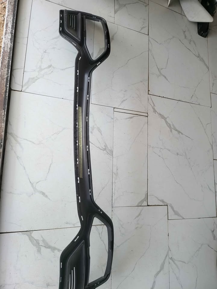 Renault Kiger center grill for sale - Private Seller Renault Kiger center grill for sale - Private Seller
