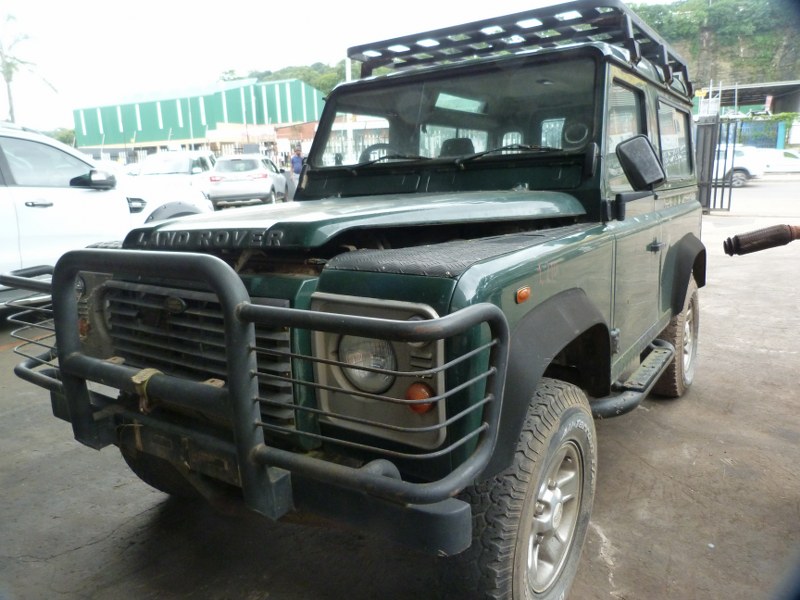 Land Rover Defender TD5 90S Manual Bottle Green - 2002 SPARESBOYZ STRIPPING FOR - Private Seller