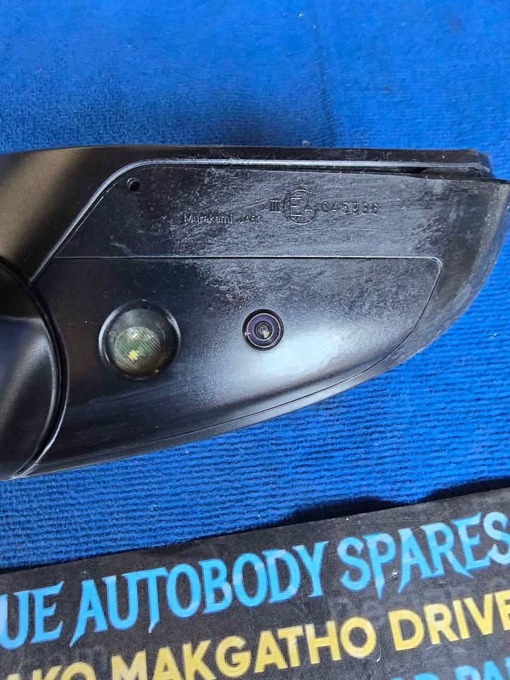 Toyota Land Cruiser 300 Right Mirror