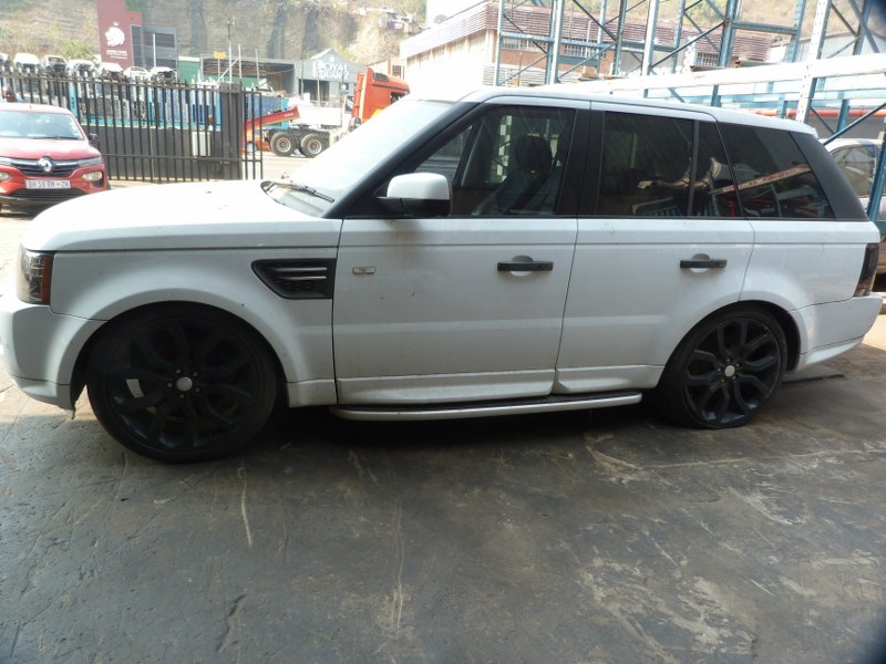 Land Rover Range Rover Sport HSE Luxury 3.0 TDV6 AT White - 2008 STRIPPING FOR S - Private Seller Land Rover Range Rover Sport HSE Luxury 3.0 TDV6 AT White - 2008 STRIPPING FOR S - Private Seller