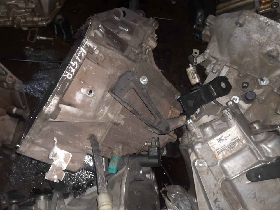 Renault kwid manual gearbox - Private Seller Renault kwid manual gearbox - Private Seller
