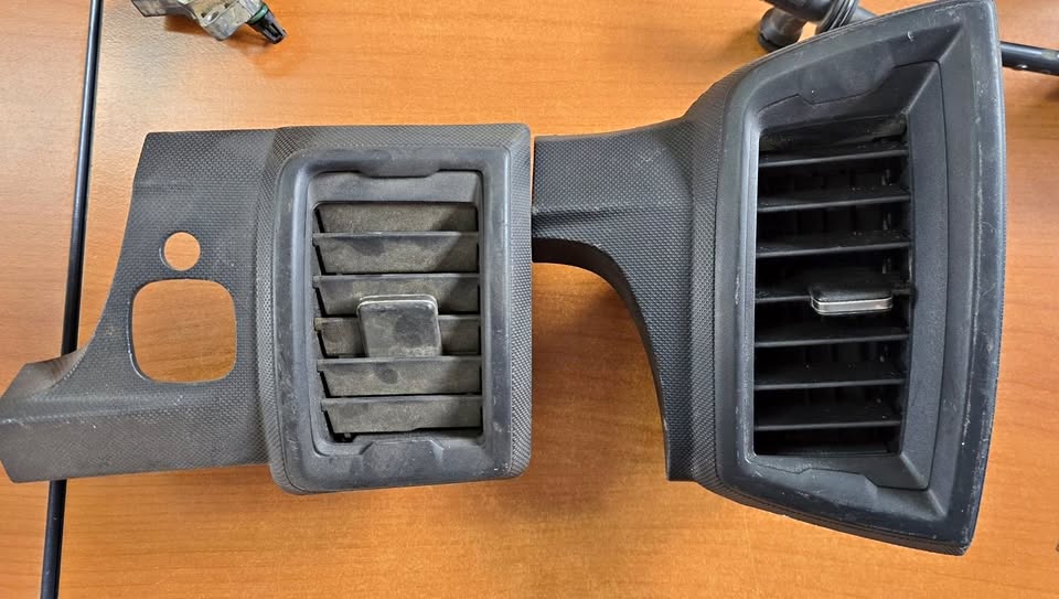 Ford Ranger T6 Airvents - Private Seller Ford Ranger T6 Airvents - Private Seller