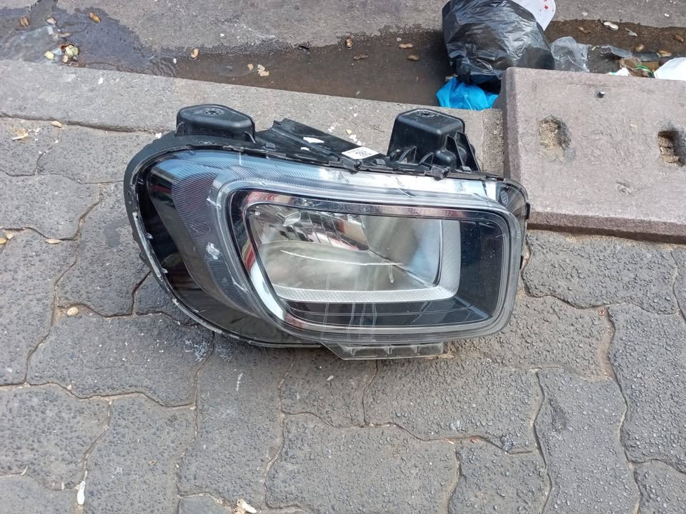 Hyundai venue Headlight - Private Seller Hyundai venue Headlight - Private Seller