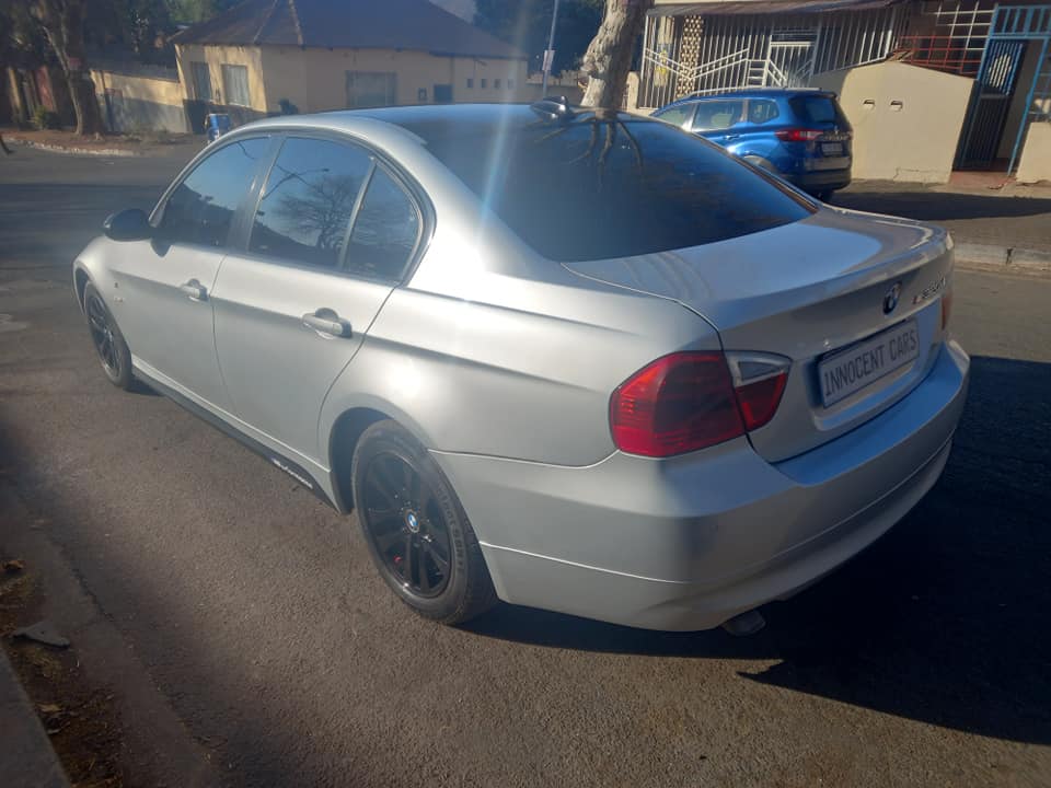 2010 BMW 320d ENGINE DIESEL, AUTOMATIC, MILEAGE 79000KMS, GOLD COLOR